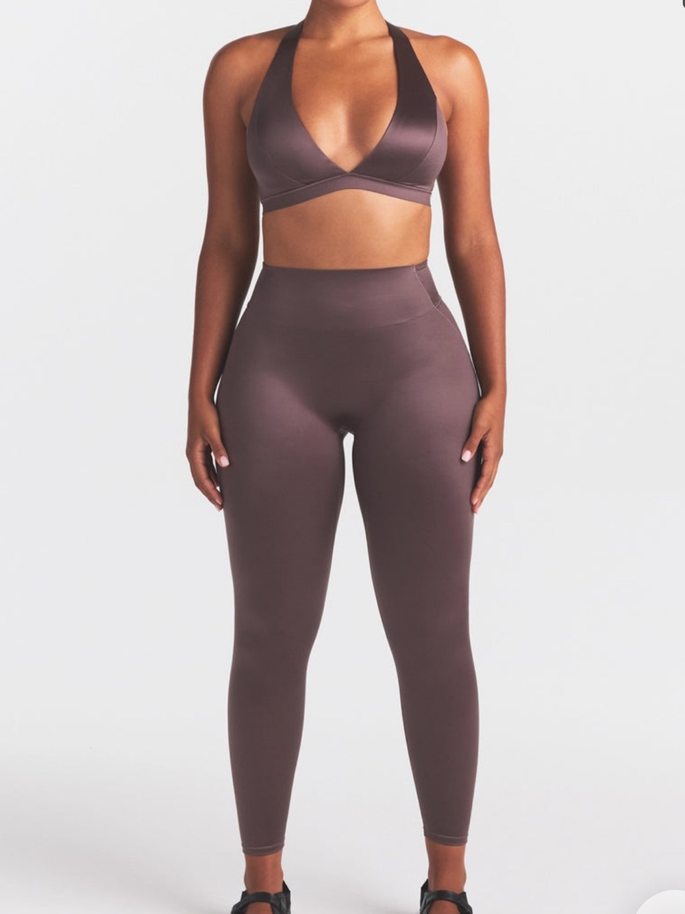 NIKESKIMS SATIN SHINE
BONDED WAIST  LEGGING